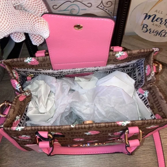 Juicy Couture Berry Sweet Mini Hand Bag - Picture 6 of 16